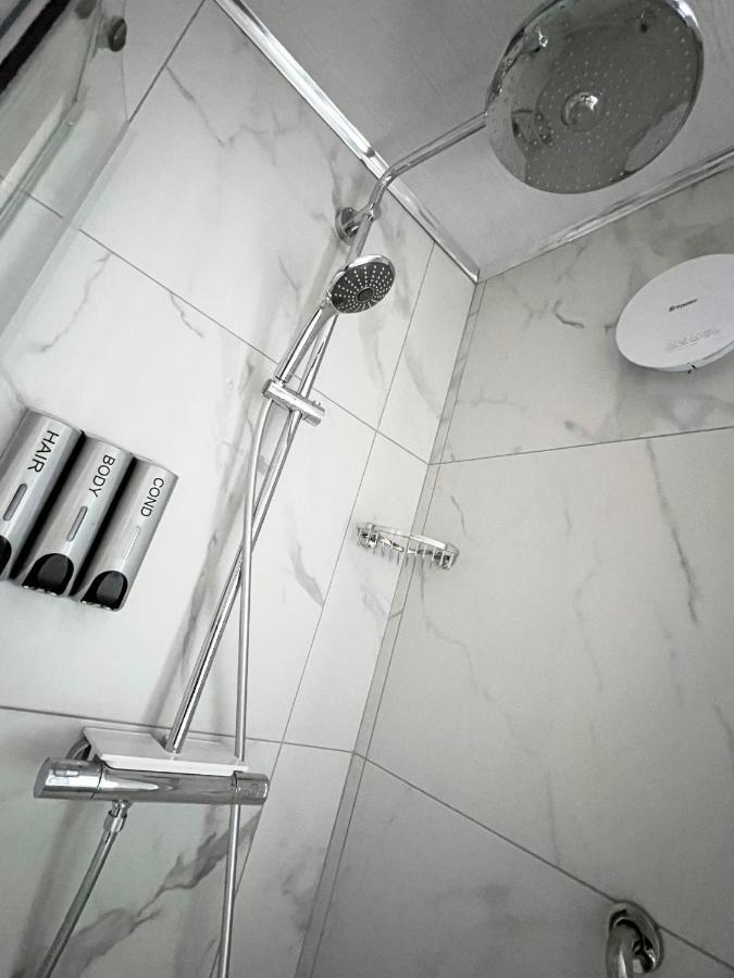 United Home B&B Salford  Esterno foto