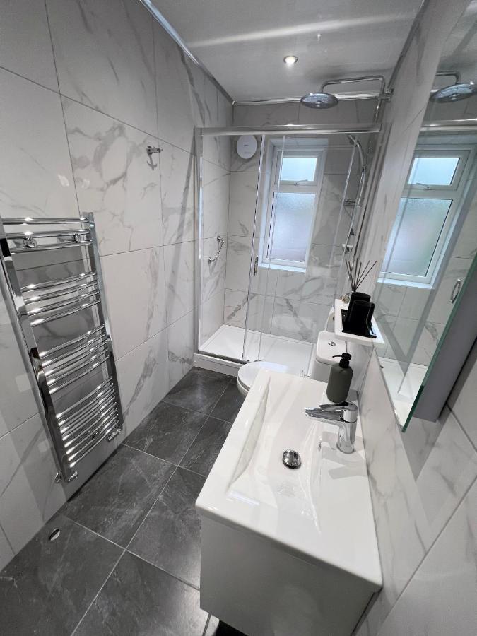 United Home B&B Salford  Esterno foto